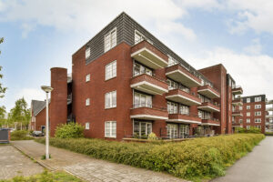 Read more about the article 4 BHK Flat On Sell For Reasonable Price